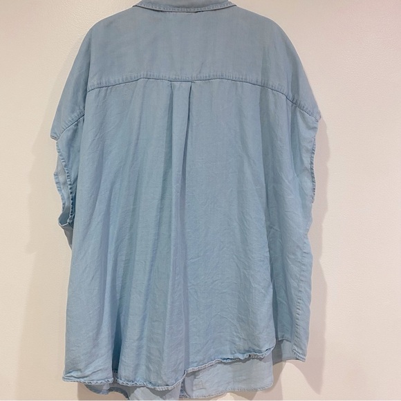 Torrid chambray button down - Picture 3 of 11